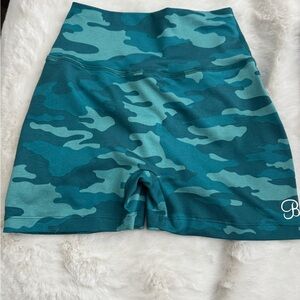 Bombshell sportswear size S teal camo shorts